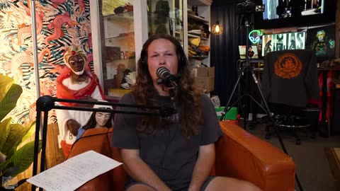 REAL ALIEN FOOTAGE,THE DENVER AIRPORT & MORE W/JAKE HUTCHESON