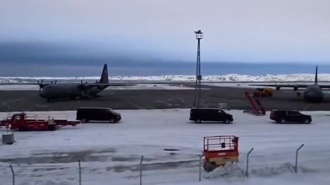 💥US Air Force lands in Greenland w/ 2nd Lady Usha Vance, Security Advisor Mike Waltz, and Energy Sec Chris Wright (3/24/25)