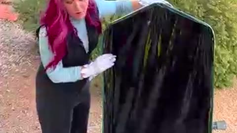 Will this smoke DYE my DRESS?