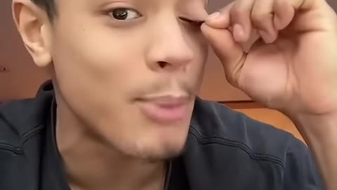How to FLIP YOUR EYELIDS #shorts #lifehacks #bodyhacks