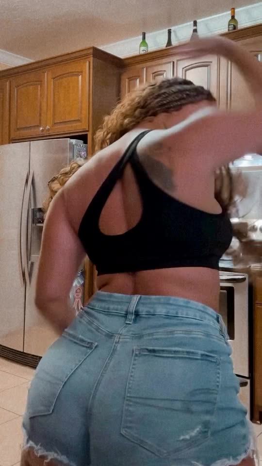 🍑 Back That Ish Up 🔥👀