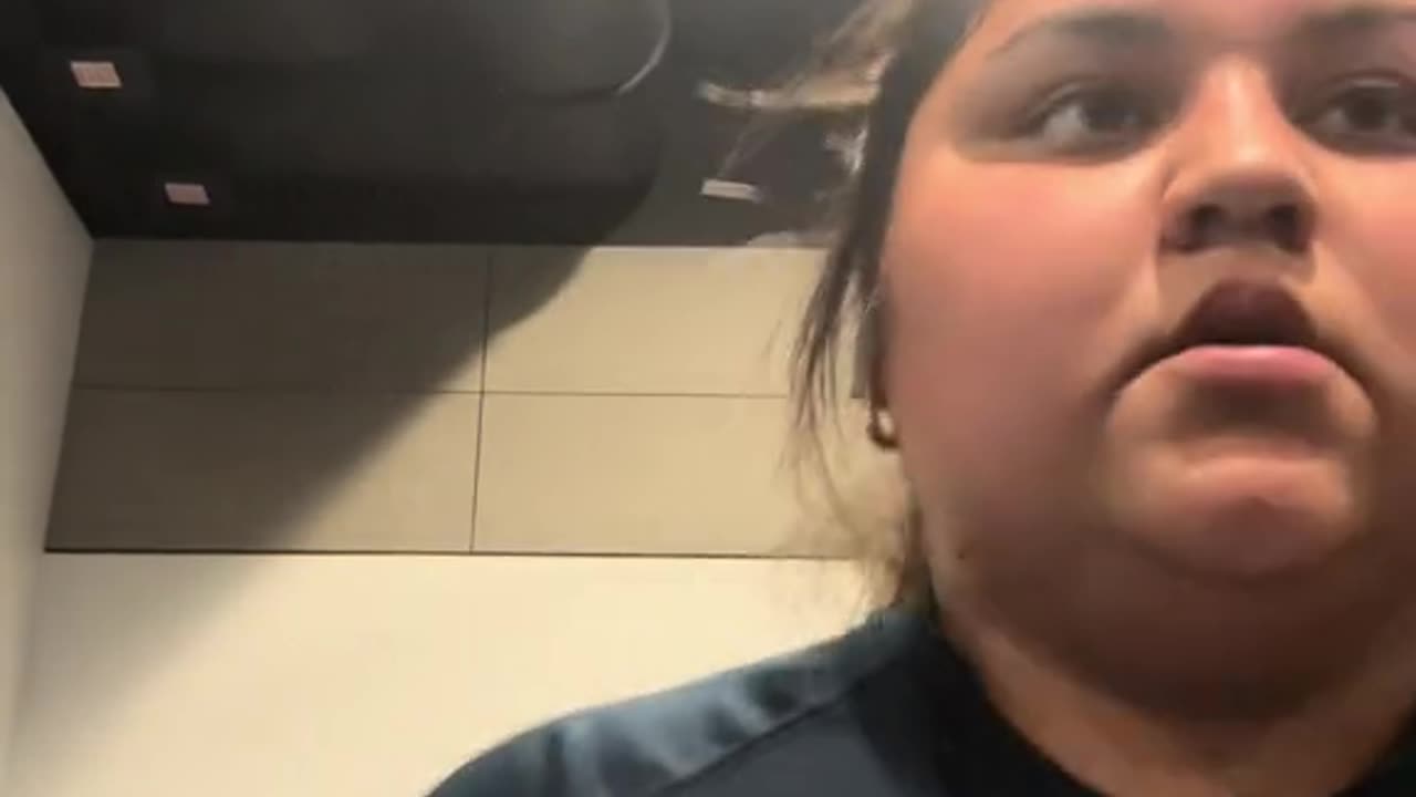Compare her neck before and after loss weight transformation