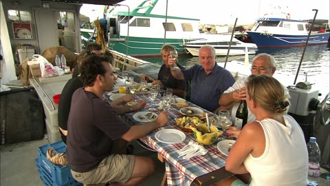 Rick Stein's Mediterranean Escapes - S01E05 - Tangier and Mallorca (1080p)