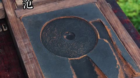 Echoes in Bronze: Recreating a 1,800-Year-Old Mirror