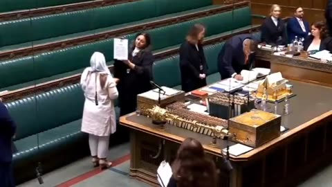 British MP Naz Shah Takes Oath Wearing Hijab and Kissing Quran