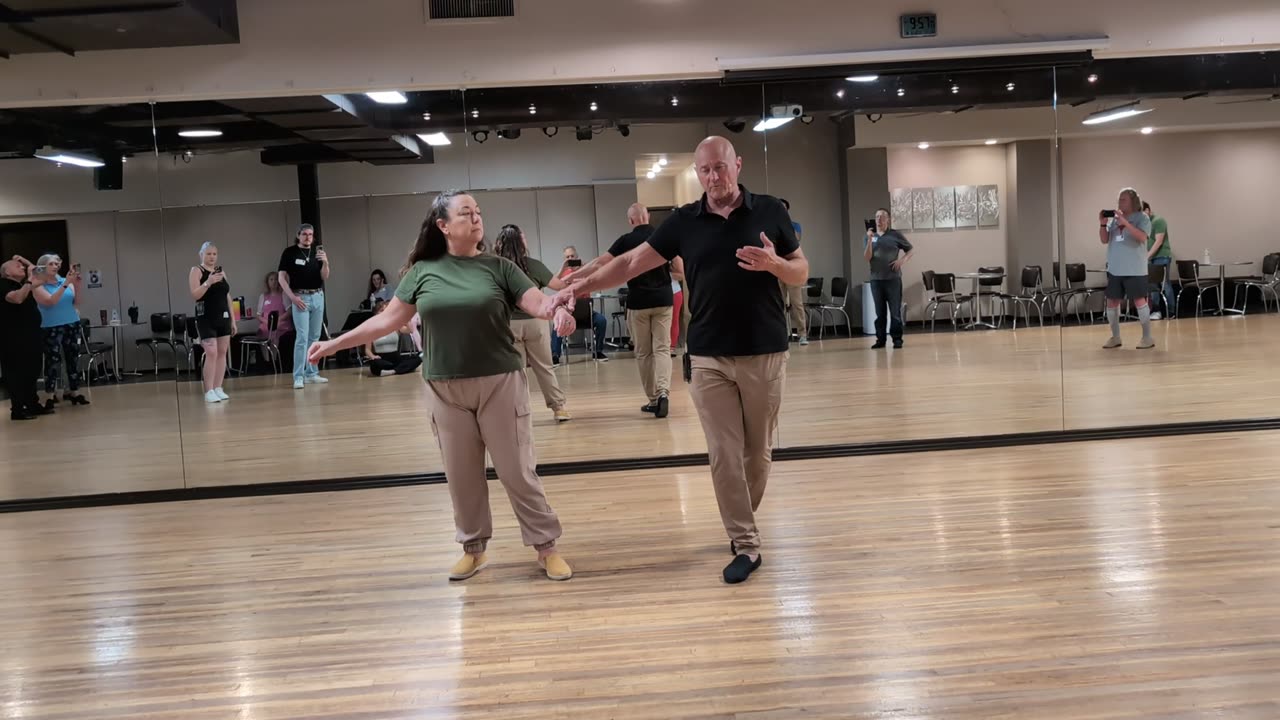 West Coast Swing @ Studio 22 with Wes Neese 20250806 215613033