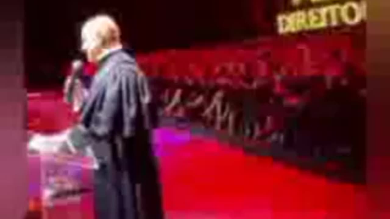 Nazista de Moraes se diverte, debocha e se gaba para o público da USP após enviar Bolsonaro para a Papudinha.