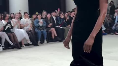 Fashion Legend NAOMI CAMPBELL Opens the Richard Quinn Fashion Show!!! #LFW @naomi @richardquinn 