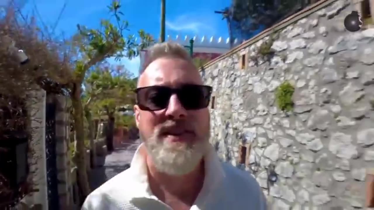 Jeff Berwicks take on Tucker Carlson