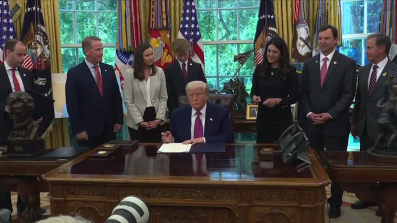 EX̌ECUŤIVƏ ỌŘÐƏŘS- PŌŤŬS