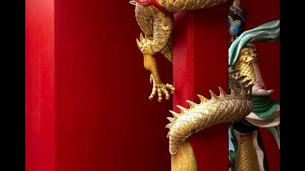 Dragón en la columna