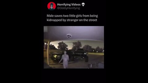MALE SAVES TWO LITTLE GIRLS FROM BEING 🔞 KIDNAPPED BY STRANGER ON THE STREET