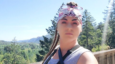 VISITING THE BREATHTAKING SHEPPERD'S DELL WATERFALL {OREGON}