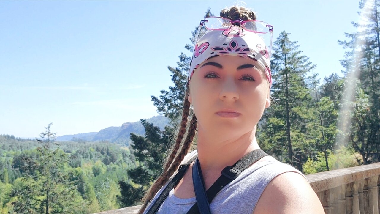 VISITING THE BREATHTAKING SHEPPERD'S DELL WATERFALL {OREGON}