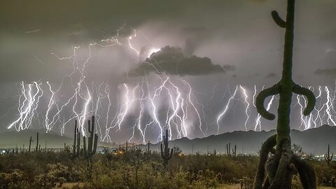 World's Longest Lightning Strike Crossed 515 Miles From Texas to Kansas - Storms Drop Flooding Rain