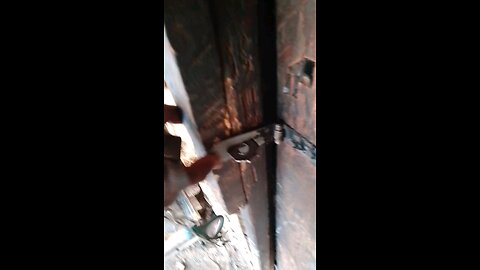 how to lock door