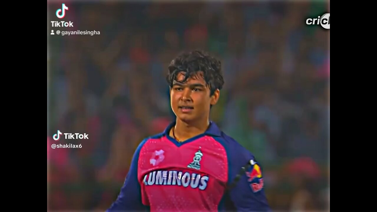 Ipl 100 runs 35bols pleyer