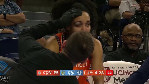 🫣 Angel Reese INJURES rookie Leila Lacan's EYE | Chicago Sky WNBA women's basketball