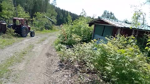 Autiotalolla tutkimassa, taitaa olla varastokäytössä