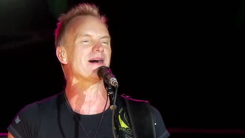 Don't Stand So Close To Me - The Police (live)