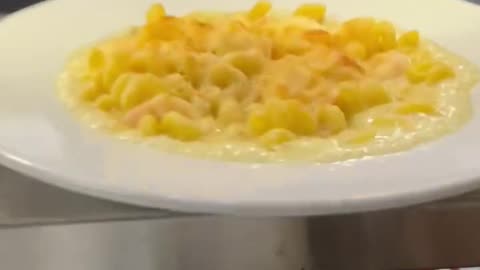 Crawdaddy's Mac & Cheese Demo by Chef Guillermo