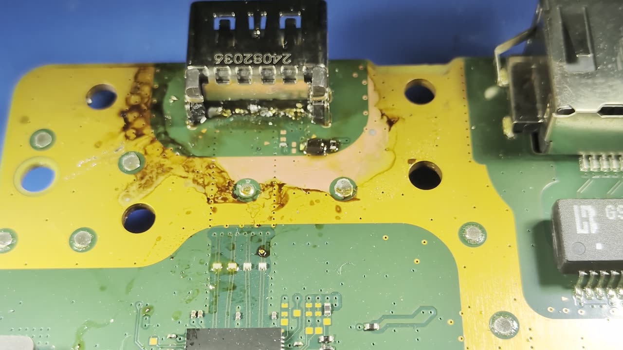 Botched PS5 HDMI Repair Attempt Fixed!