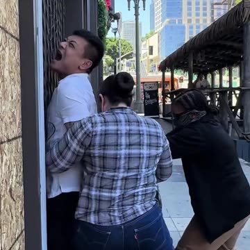 Plainclothes undercover ICE agents DETAIN a Chinese national in Los Angeles