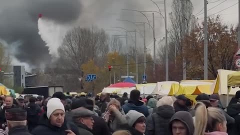 🌆🇺🇦 Ukraine Russia War | Kyiv Market Operates Amidst Nighttime Attacks | RCF