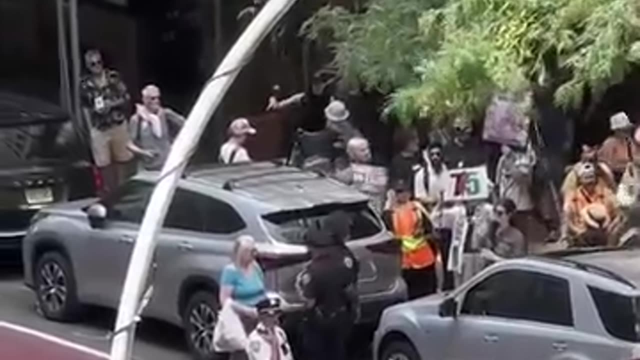"Mike Ferner Throws Blood at UN to Protest U.S. Support for Israel!"