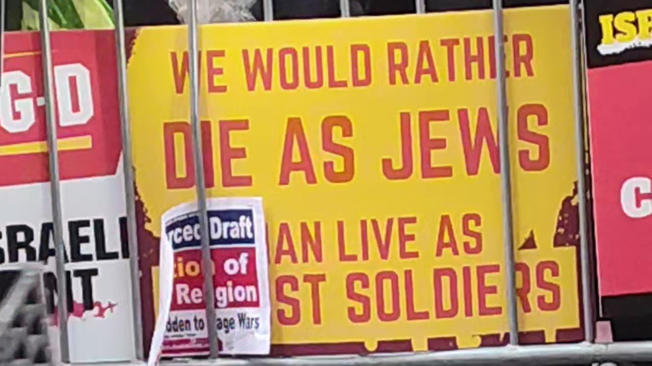 Orthodox Jews: "We would rather die as Jews than live as zionist soldiers."