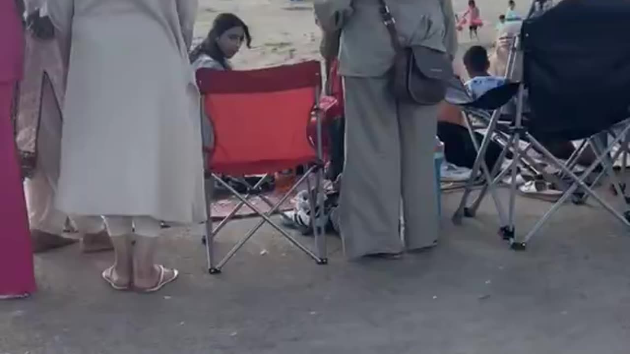 A British man is shocked by what he sees on beaches of UK. He doesn't recognize place