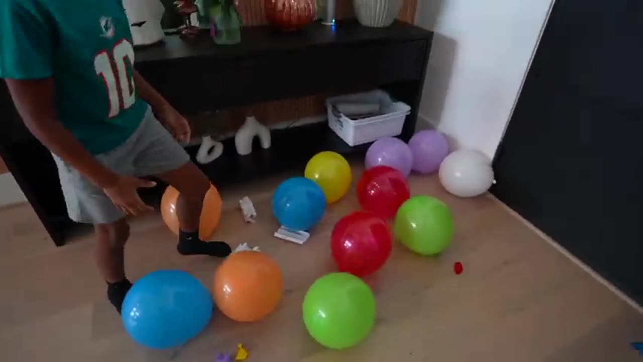DON’T POP THE WRONG MYSTERY BALLOON!