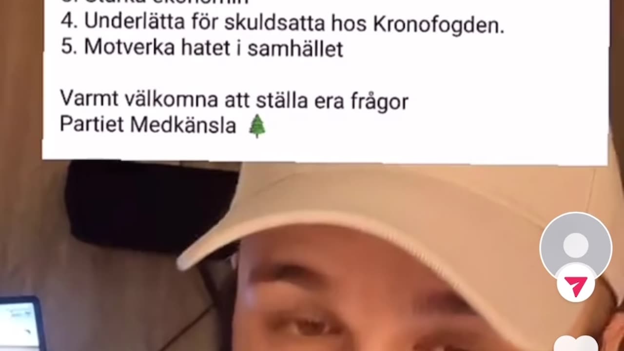 Gaza-aktivist visar upp sin telefon