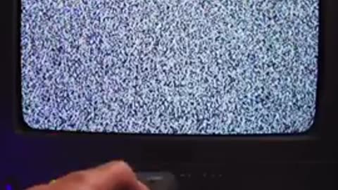Hidden Video Game in 3D Stereogram on an Old TV