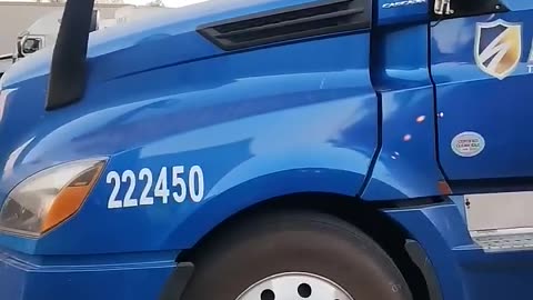SWIFT AT IT AGAIN!!!#ourtruckinglife #reallifetruckers #truckingrants #truckinlifestyle #trucking