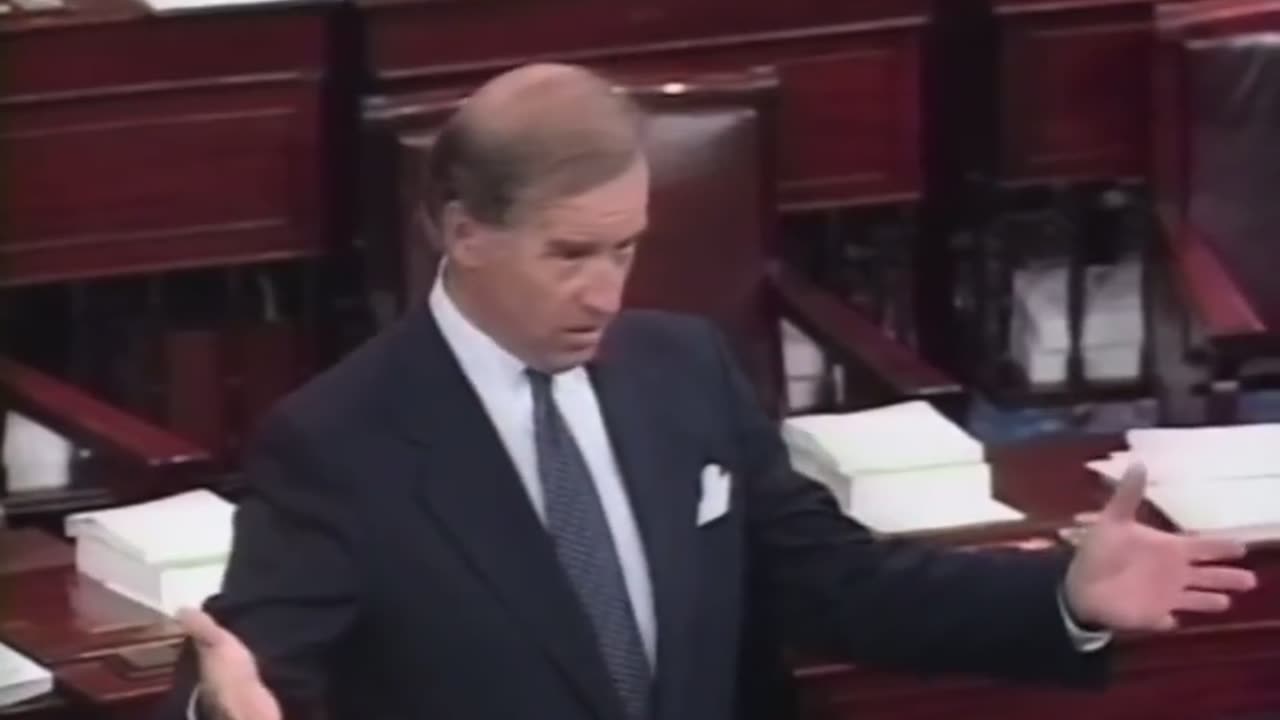 1992 Joe Biden talking about how he runs lights when driving out of DC to avoid being carjacked