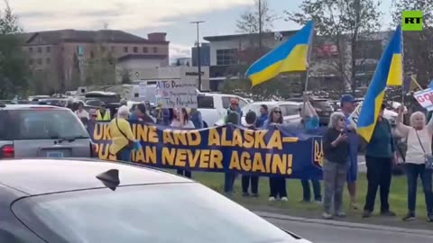 Anchorage, Alaska Zelensky rent-a-mob swing at Trump & Putin peace talks! Ukraine's Kiev regime does not want peace?