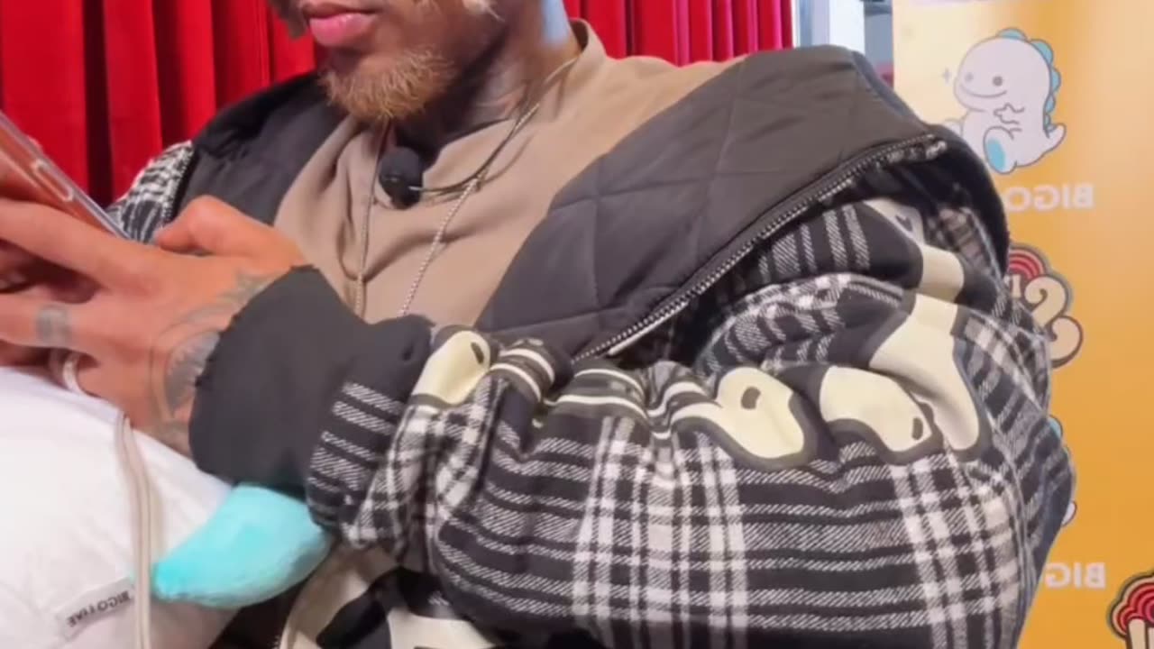 FLAWLESS SISTERS FINALLY LET THEY BIG SIS COME TO THE CONTENT HOUSE TO COOK