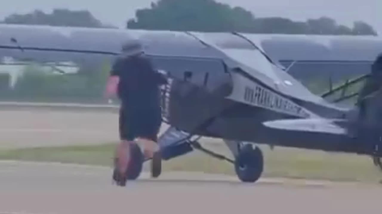 Student Pilot's First Flight Ends in Unexpected Accident! ✈️😱#StudentPilot ✈️ #FirstFlight 🚀