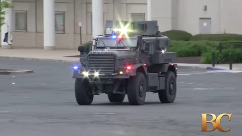 Gunman opens fire at Connecticut mall, injures 5 people