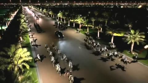 🚨🔥President Trump's motorcade is escorted into Lusail Palace for the Qatari State Dinner
