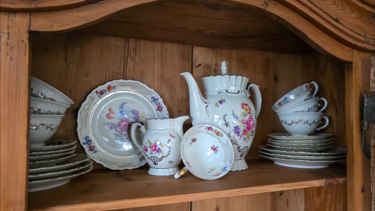 Lord Winter - Tea Set