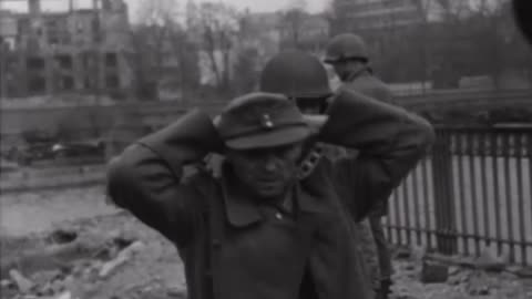 BATTLE FOR FRANKFUR... - BATTLE FOR FRANKFURT-AM-MAIN, GERMANY ; CAPTURED TANKS AND T - 111-adc-3853
