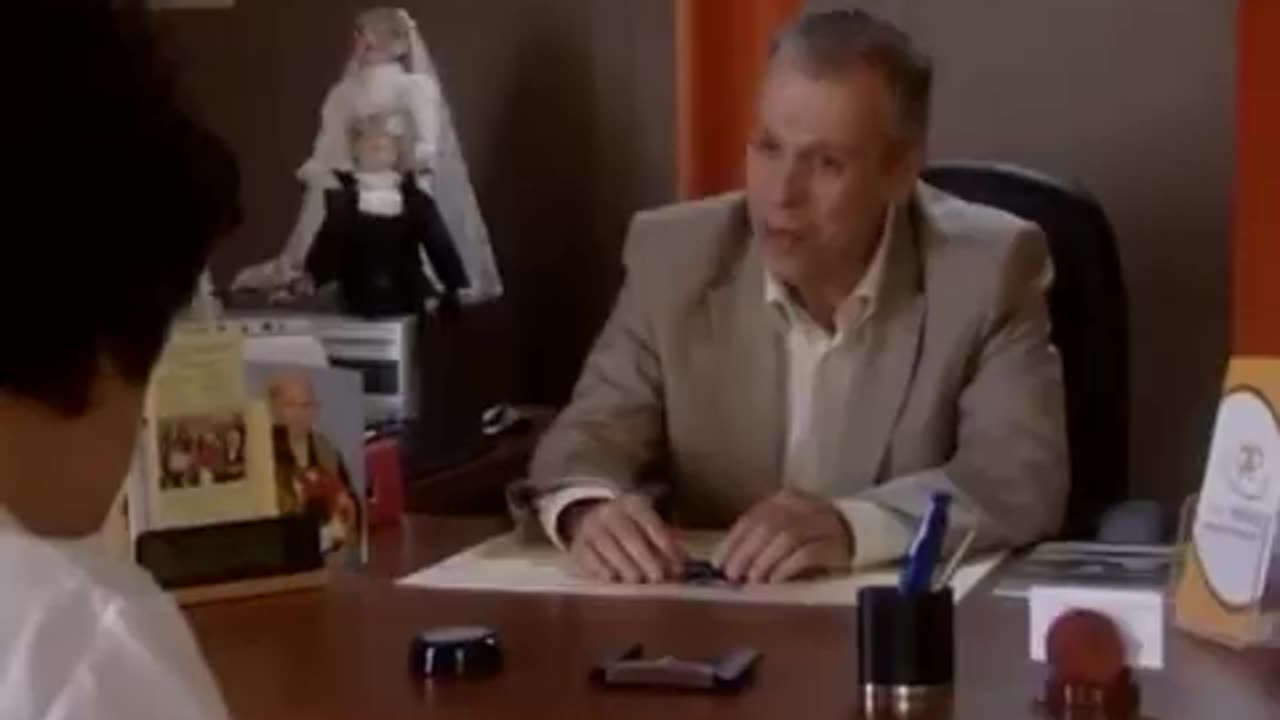 Εργαζόμενη γυναίκα S02E01 - Η φυσιοθεραπεύτρια