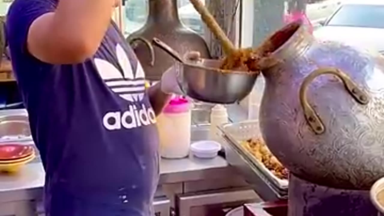 Breaking: This is Street Food in Dubai
