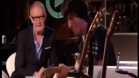Jeff Beck pays tribute to Jimi Hendrix by playing "Little Wing"