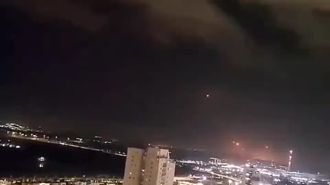 🇮🇷🆚🇮🇱 Multiple Hypersonic and Ballistic missile strike on Tel Aviv