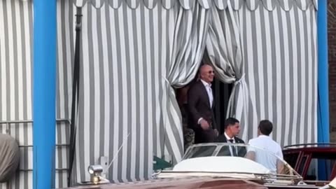 Inside Jeff Bezos’ Billionaire Wedding – Kardashians Attend Exclusive Ceremony