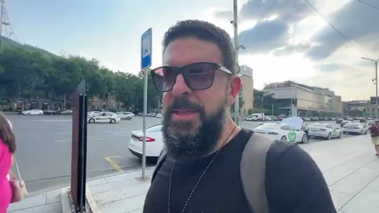 Pokrovsk suburbs collapse. Zelensky drone DEAL with Trump. Lindsey mocks Macron. Ghislaine deal