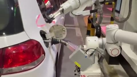 🤖🔩 Watch As This Robot Refuels In Real Time! | FeedMyCuriosity